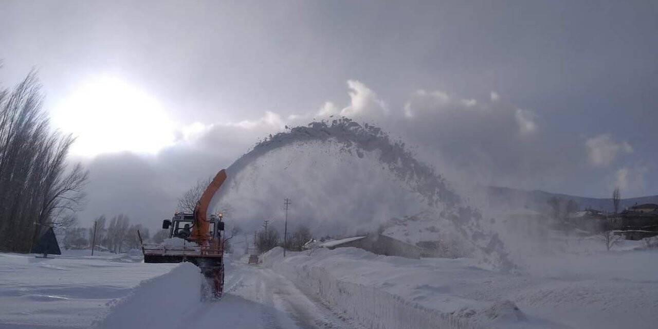 Tomarza - Tufanbeyli yolunu açma çalışmaları devam ediyor