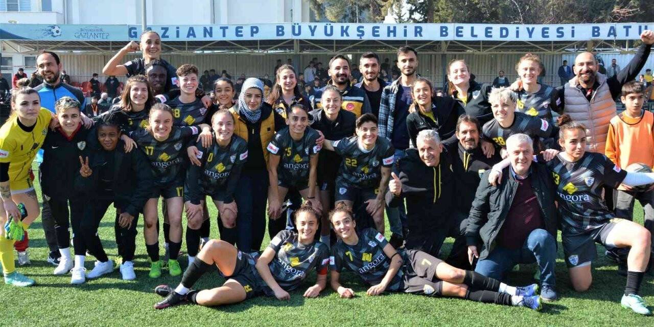 ALG Spor, Adana’yı farklı mağlup etti