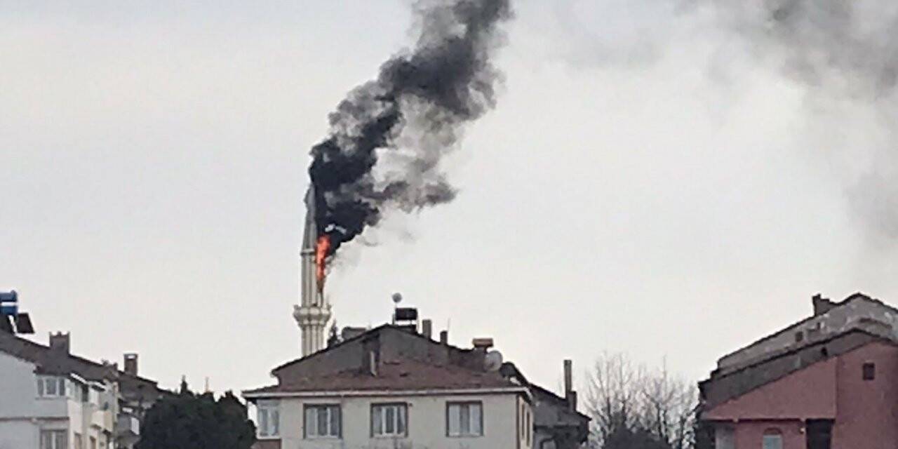 Bilecik’te cami külahının tadilatı sırasında yangın
