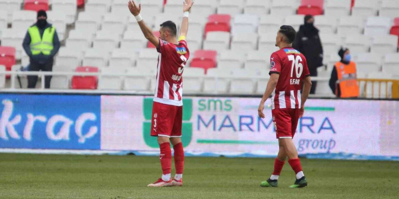 Sivasspor’da Uğur Çiftçi maç sonu 3’lü çektirdi