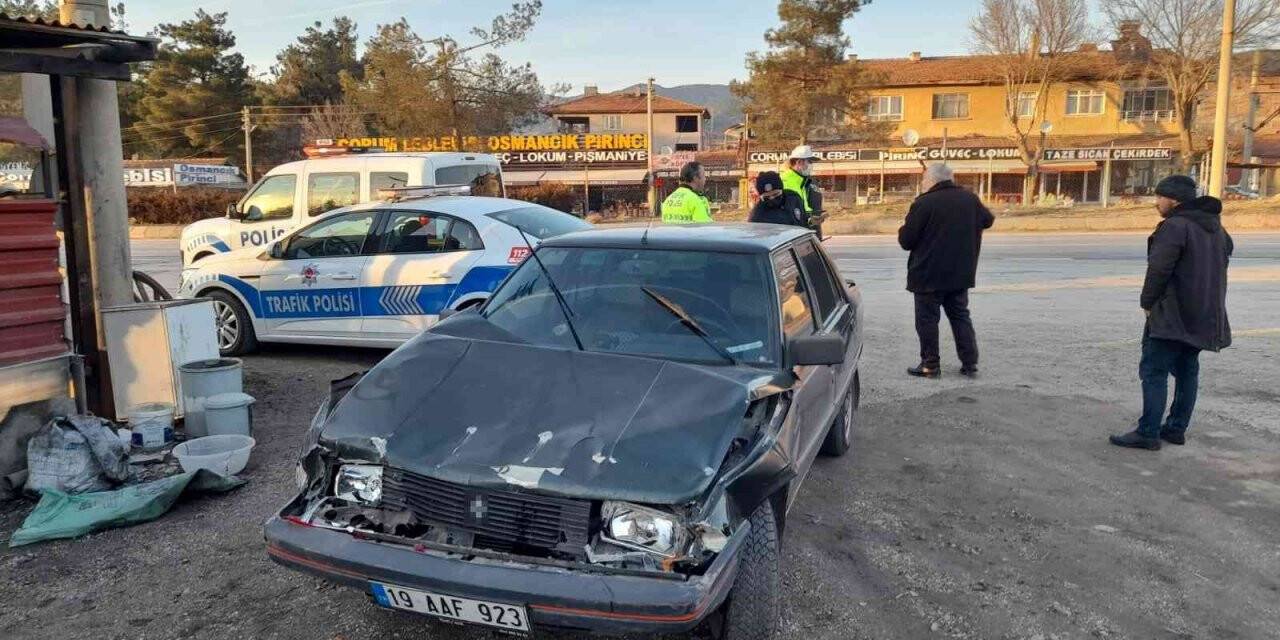 Kırmızı ışıkta duran tıra arkadan çarptı: 1 yaralı