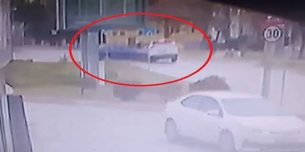 4 Kişinin yaralandığı kaza anı kamerada