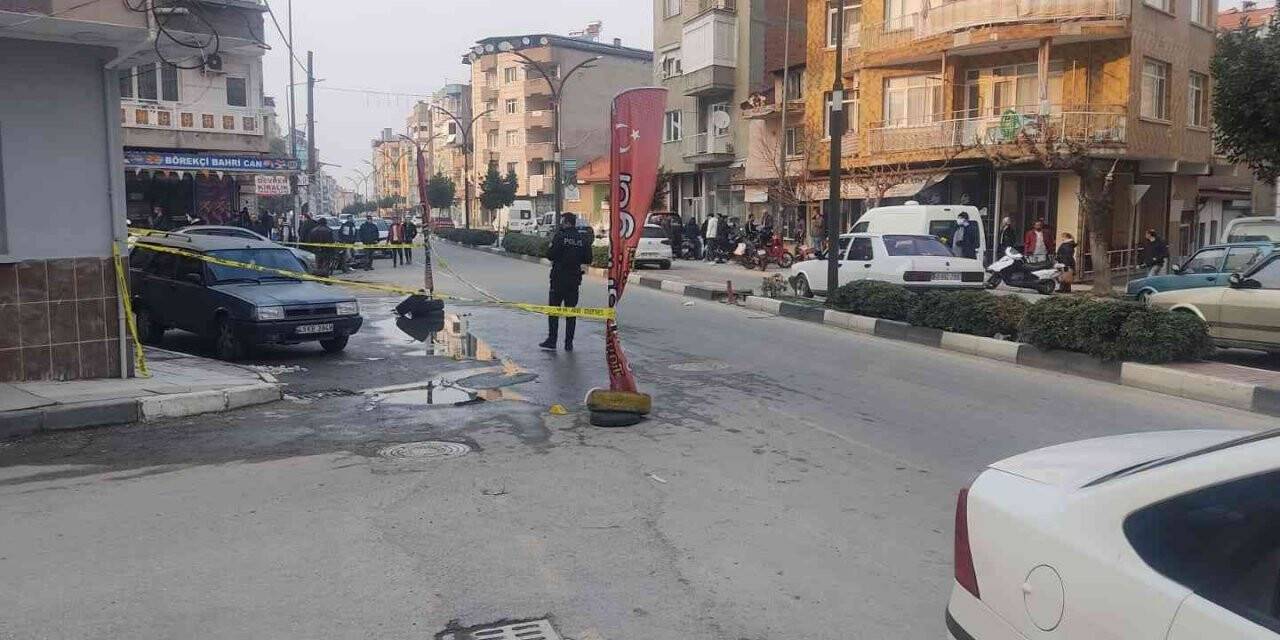 Tartıştığı kişiyi başından vurdu