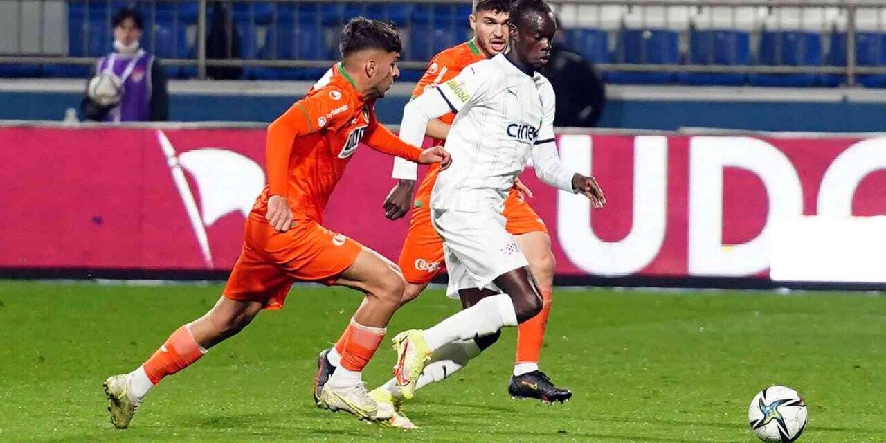 Spor Toto Süper Lig: Kasımpaşa: 0 - Aytemiz Alanyaspor: 1 (İlk yarı)