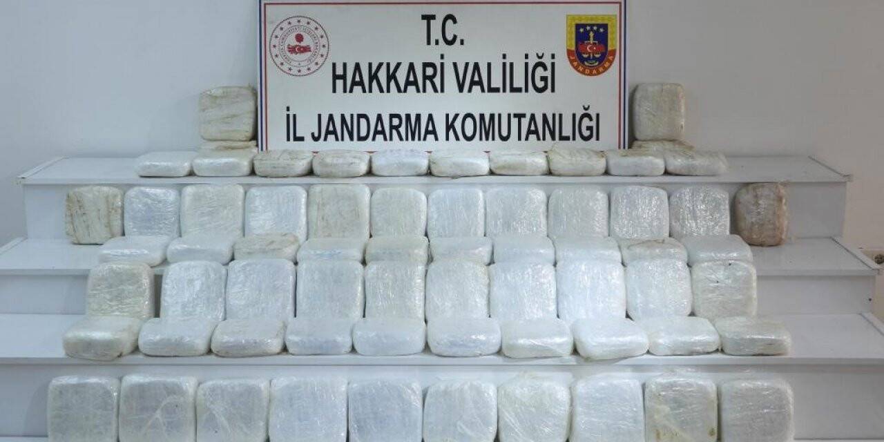 Yüksekova kırsalında 98 kilo eroin ele geçirildi