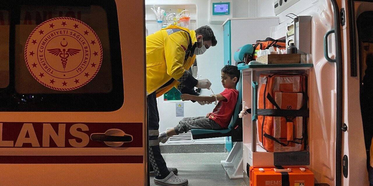 Sakarya’da faciadan dönüldü: Anne ve 5 çocuğu ölümden döndü