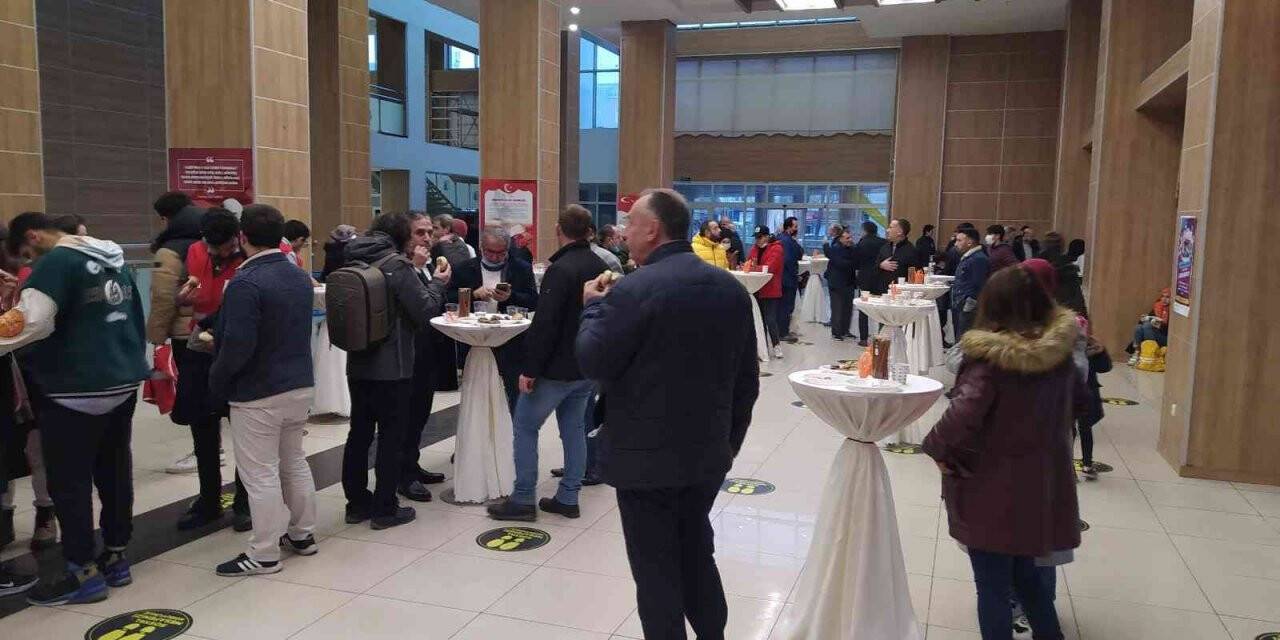 ‘Kesişme: iyi ki varsın Eren’ filminin Bayrampaşa galası gerçekleştirildi