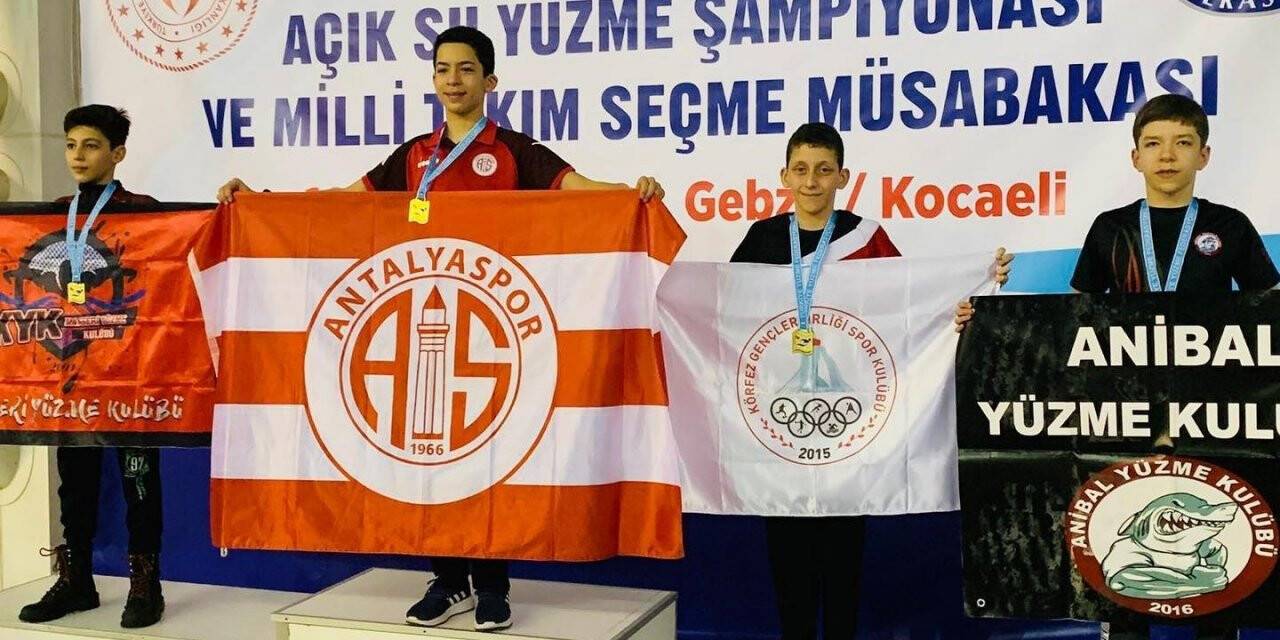 Körfez’in ilk milli yüzücüleri