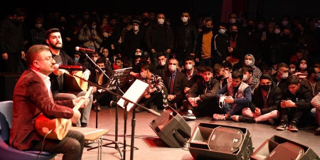 Çayırova’da türkü dolu gece