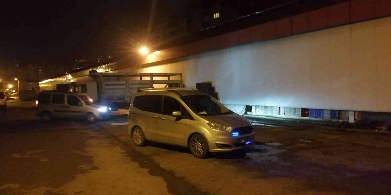 Kamyonet çaldığı iddia edilen 2 şüpheli yakalandı