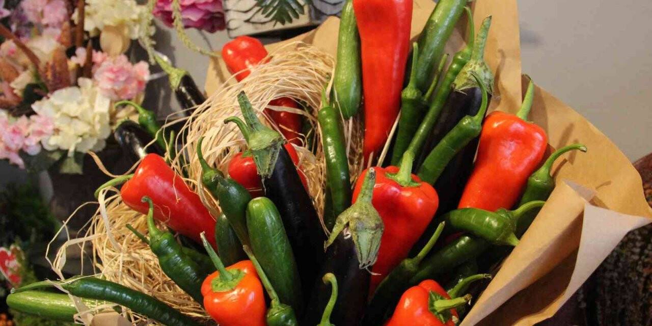 Bu da, biber, salatalık ve patlıcandan oluşan buket