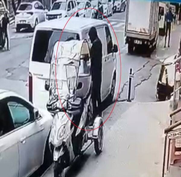 Bayan kuaförüne silahlı saldırı kamerada