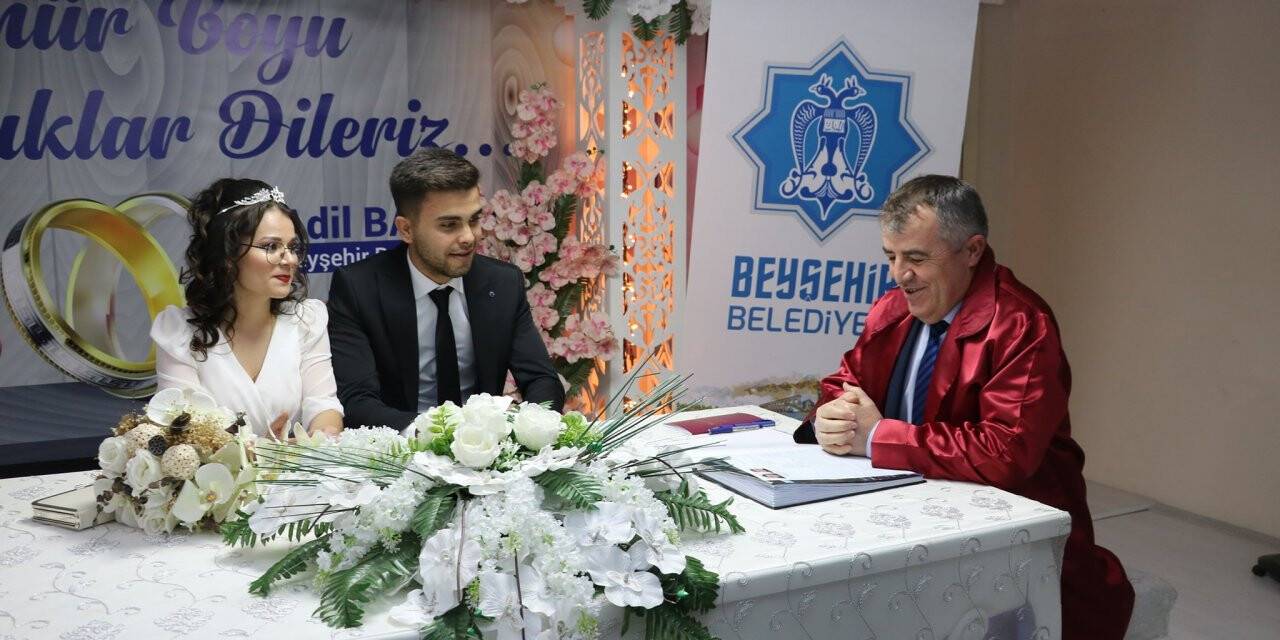 Sevgililer Günü’nde dünya evine girdiler