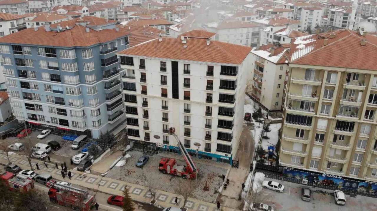 Elektrik panosunda çıkan yangında can pazarı