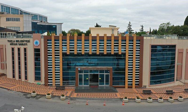 Tuzla’da 11 çift Sevgililer Günü’nde evlendi