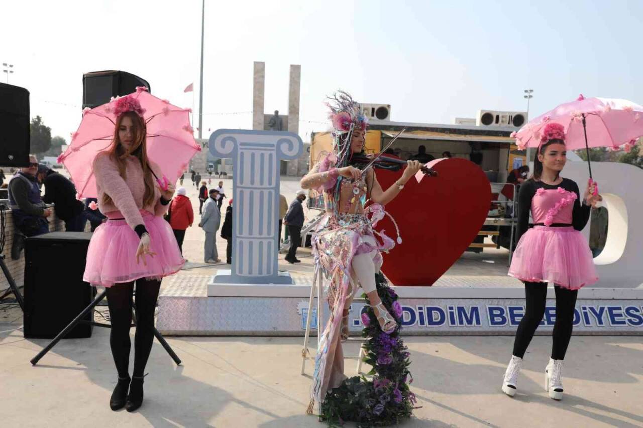 Sevgililer Günü Didim’de çeşitli etkinliklerle kutlandı