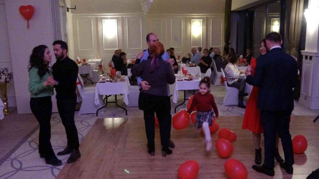 Van’da Sevgililer Günü’nde çiftler eğlendi