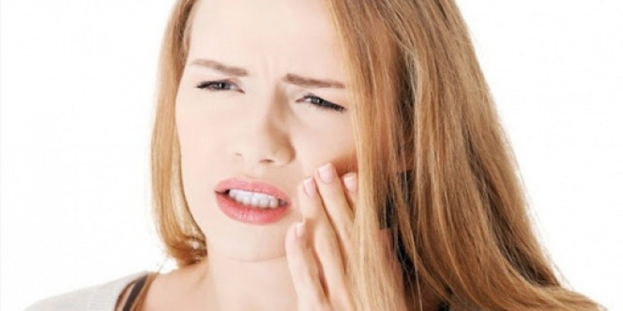 Çene kaslarındaki ağrı diş gıcırdatmasından kaynaklanıyor olabilir