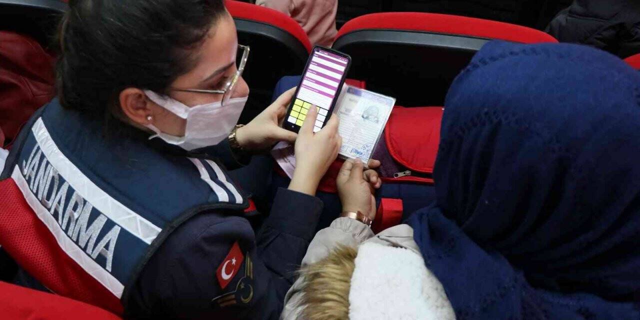 Aksaray’da göçmen kadınlara KADES eğitimi