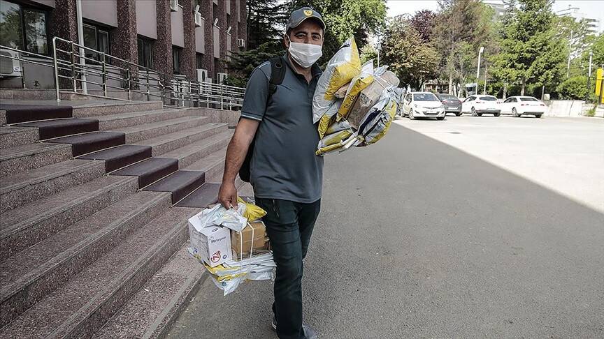 PTT, Kovid-19 salgını döneminde 12 milyon gönderiyi "temassız" teslim etti