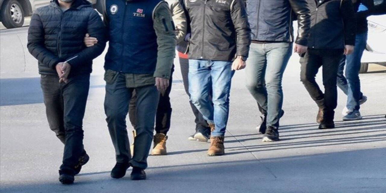 FETÖ'nün hücre evlerine operasyon: 34 gözaltı