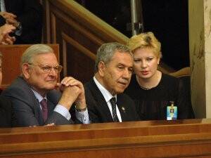 Ukrayna'da Poroşenko Dönemi Resmen Başladı