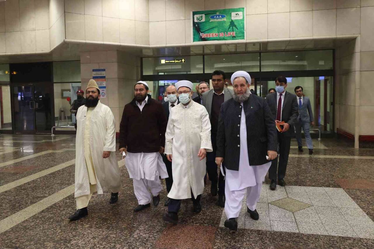 Diyanet İşleri Başkanı Erbaş Pakistan’da