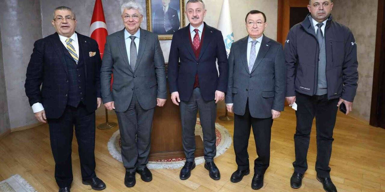 Başkan Büyükakın: "Dünyanın sadece kalkınmaya değil, adalete de ihtiyacı var"