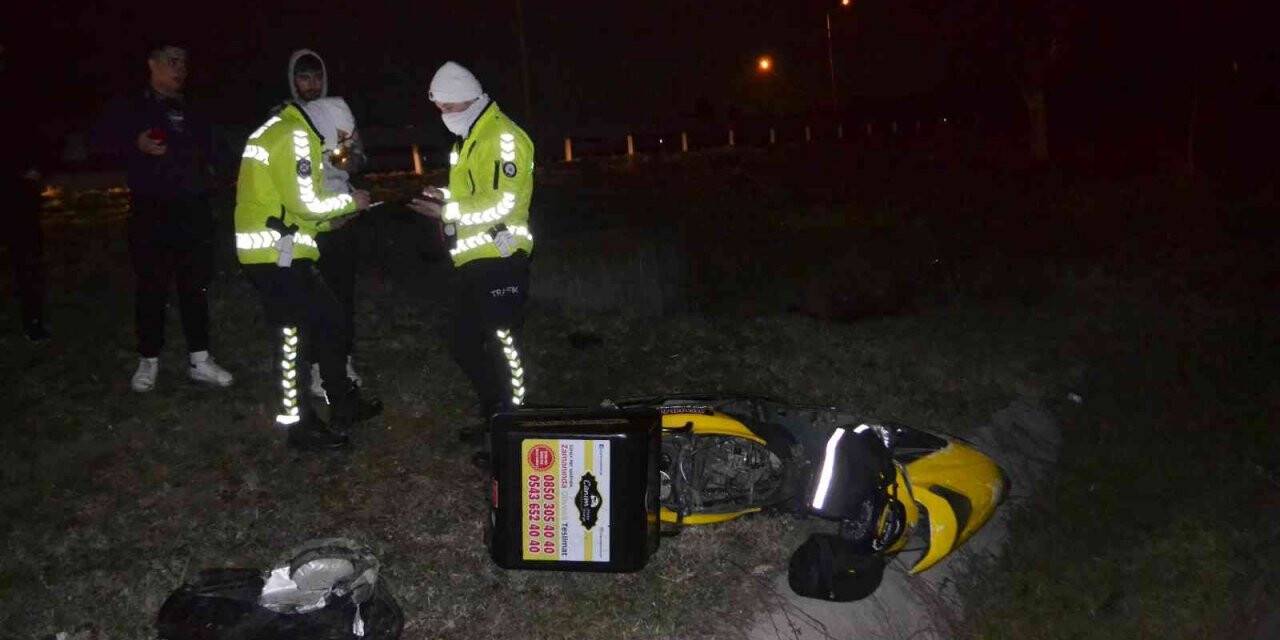 Çorlu’da su kanalına uçan motosikletli yaralandı