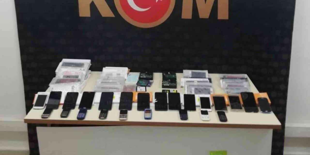 Kaçak cep telefonu  satan ve imei klonlayan 6 işyerine operasyon düzenlendi