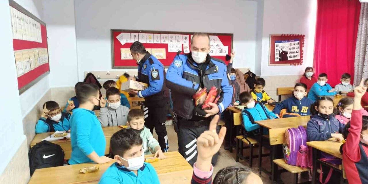 Konya’da ilkokullara güvenli internet ve güvenli trafik eğitimi