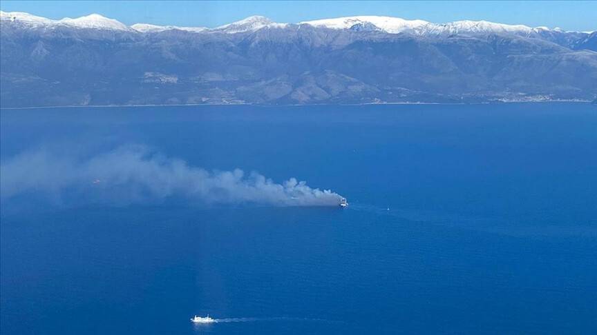 Yunanistan'da yangın çıkan feribotta ulaşılamayan Türk vatandaşı kurtarıldı