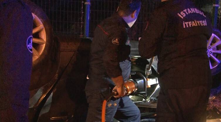 Maltepe’de takla atan otomobil doğalgaz kutularına çarptı, 1 kişi yaralandı