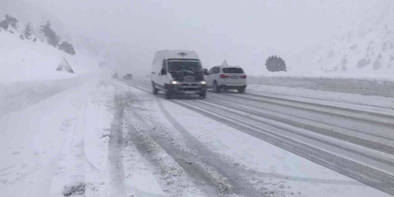 Konya-Antalya  karayolu tırlar hariç araç trafiğine açıldı