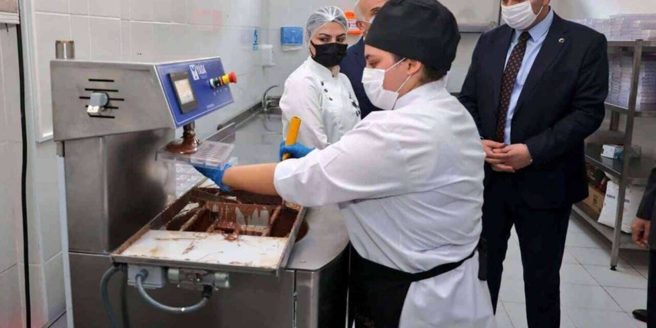 Öğrencilerin ürettiği Çikolis’e tam not