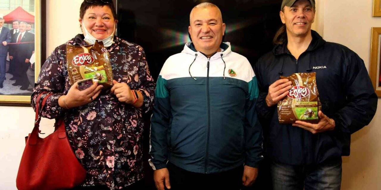 ALTSO Başkanı Şahin’den sokak hayvanlarına mama desteği