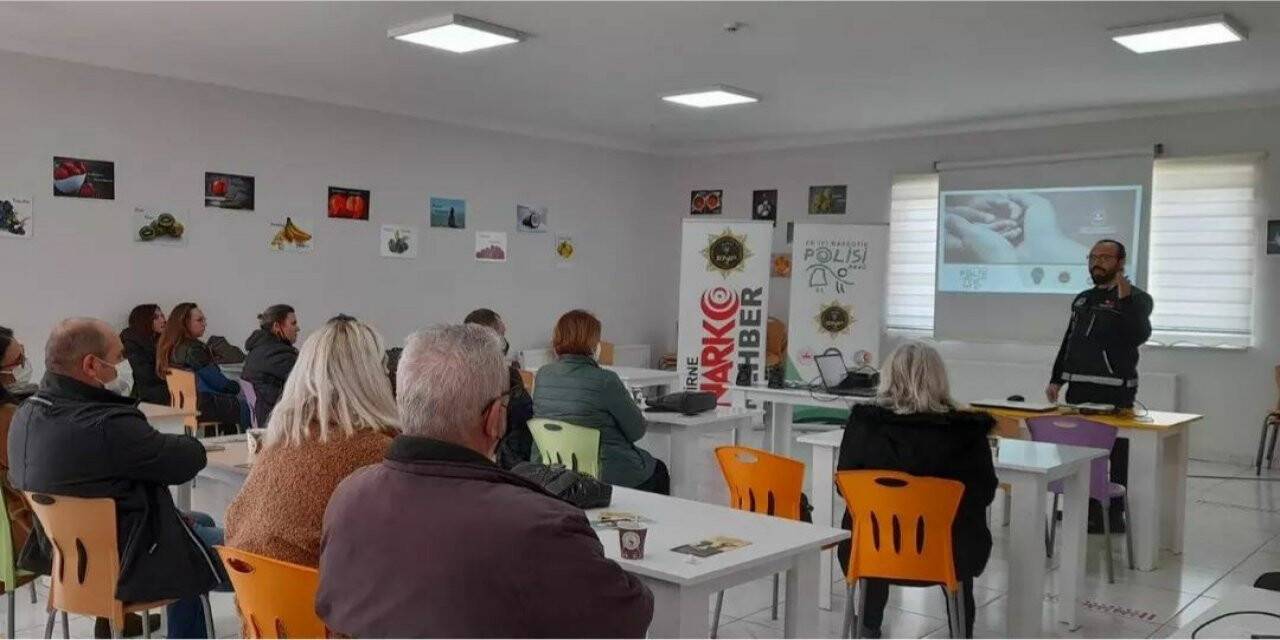 ’En İyi Narkotik Polisi Anne’ projesi velilere tanıtıldı