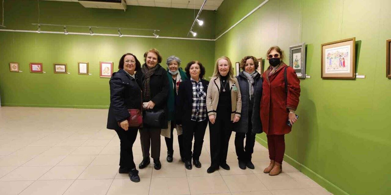 Ayvalık’ta minyatür sergisi sanatseverlerle buluştu