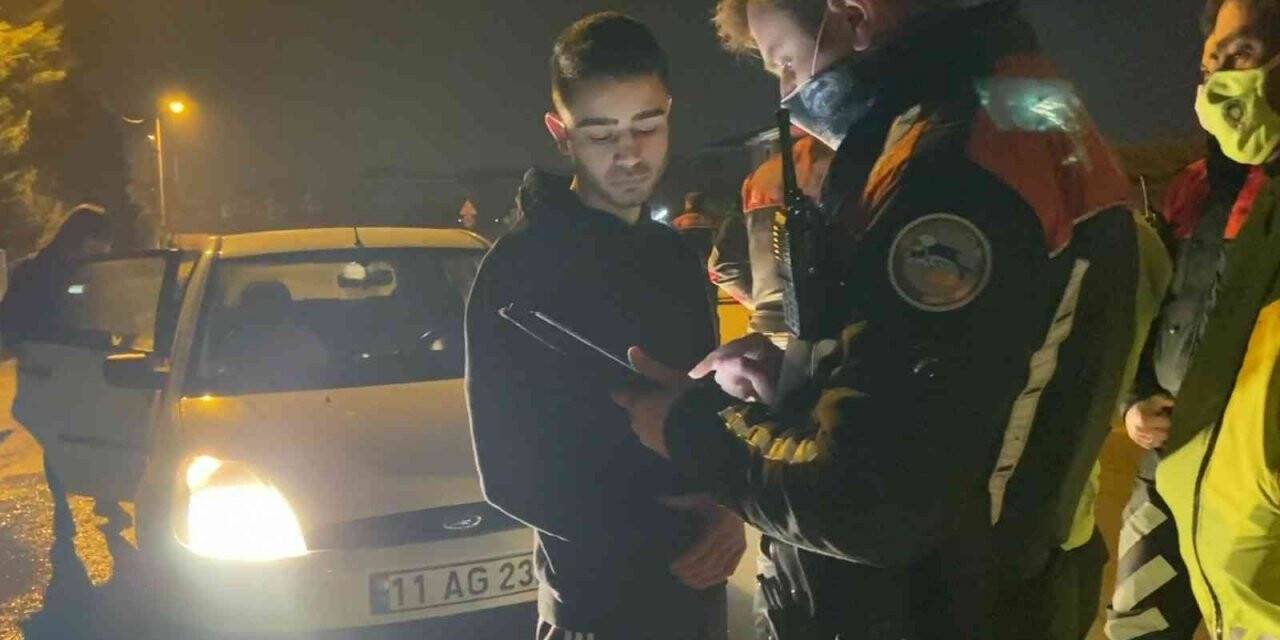 Polise ağabeyinin kimliğini gösteren ehliyetsiz sürücüye ceza yağdı