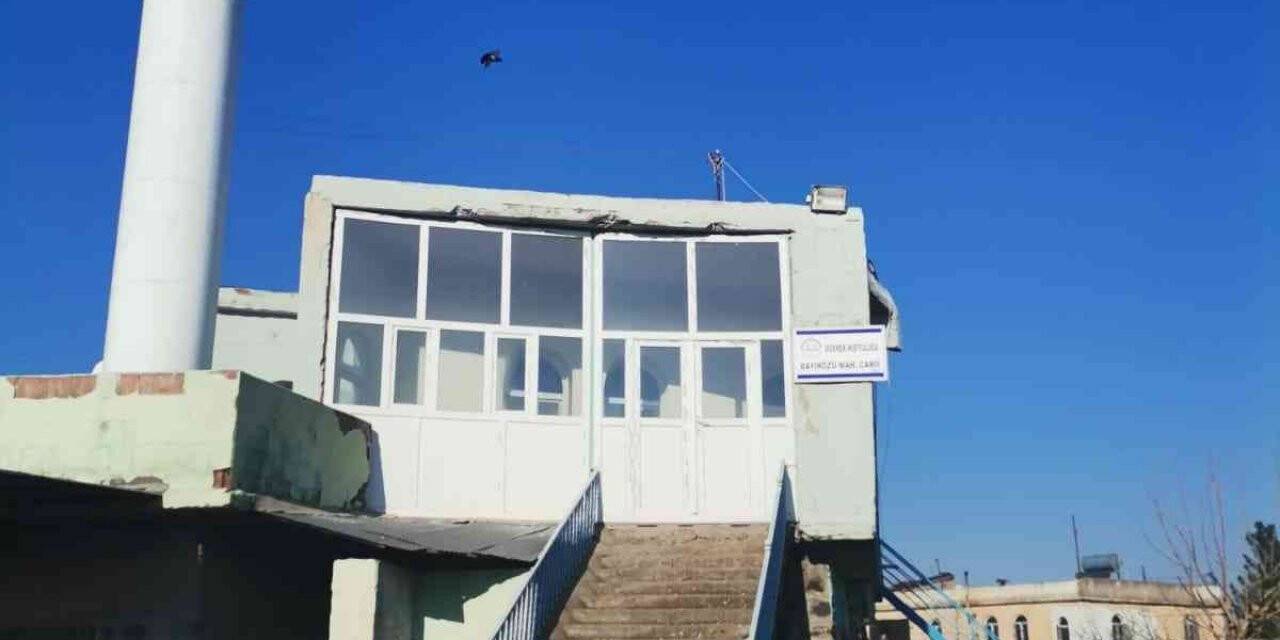 Camiye elektrik borcu nedeniyle icra geldi