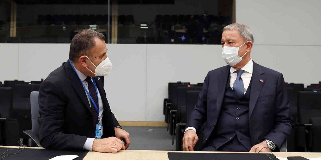 Milli Savunma Bakanı Akar, Yunanistan Savunma Bakanı Panagiotopoulos ile görüştü