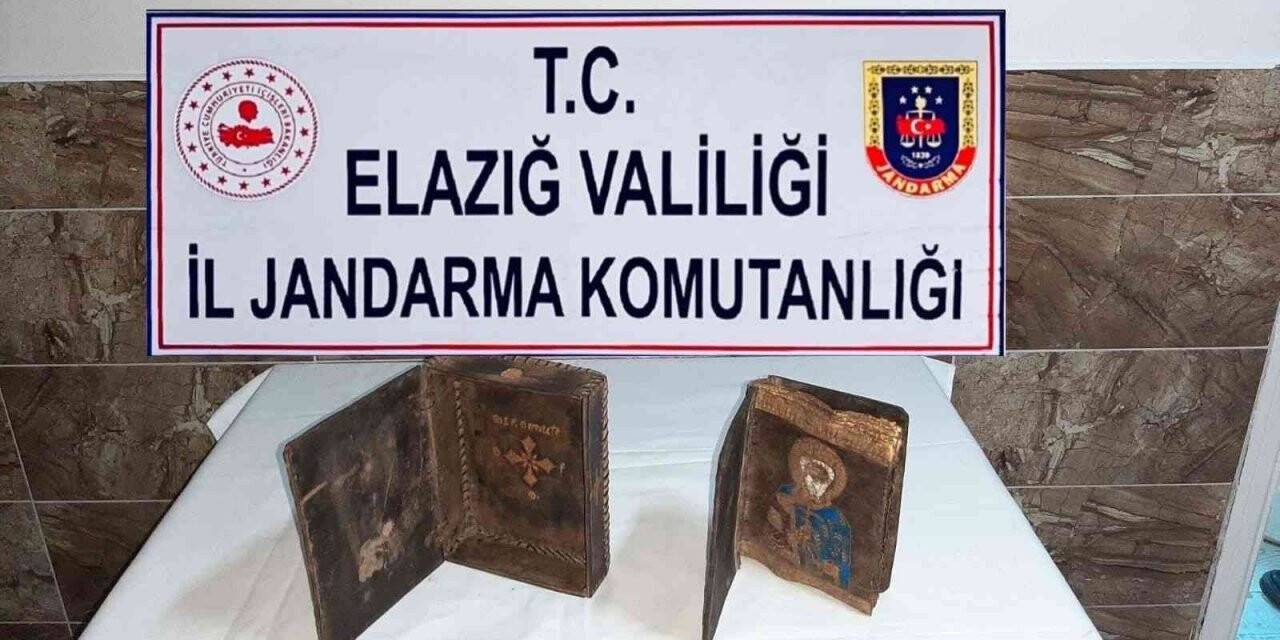 Elazığ’da el yazması İncil ele geçirildi