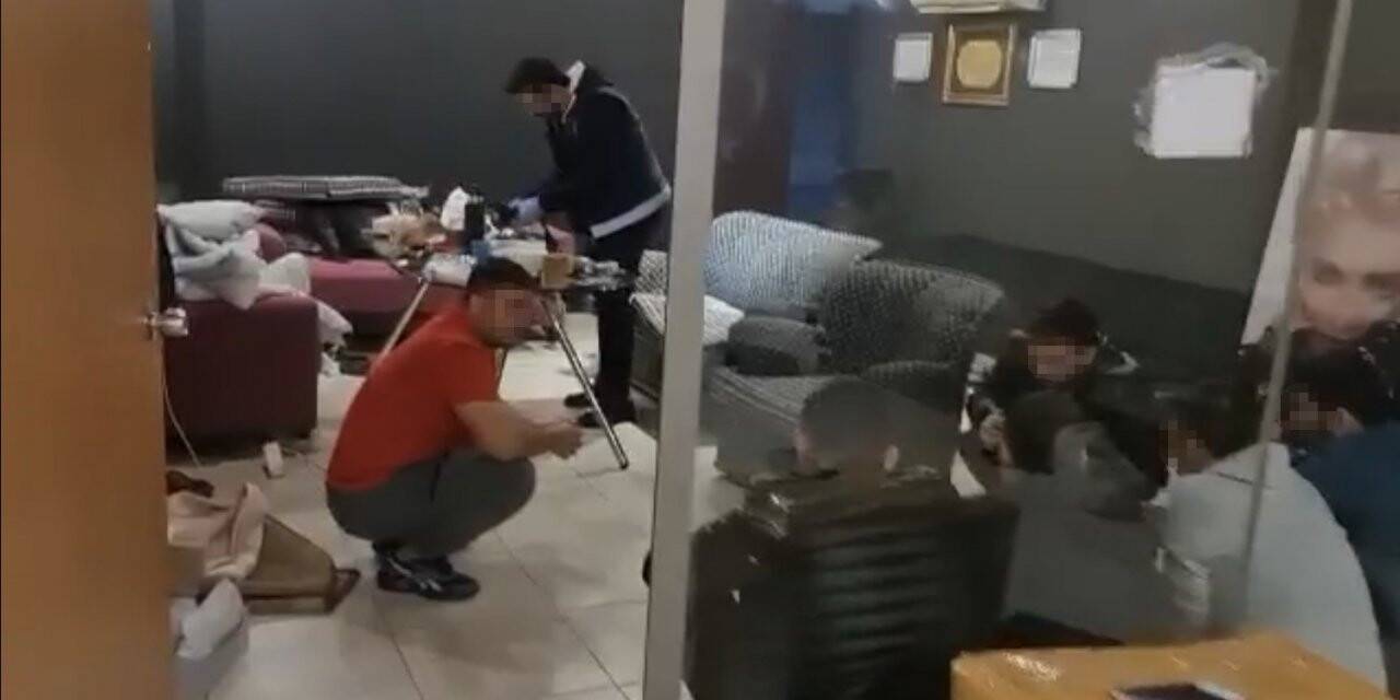 Kağıthane’de uluslararası kargo süsüyle uyuşturucu sevkiyatı: Asma tavandan eroin çıktı