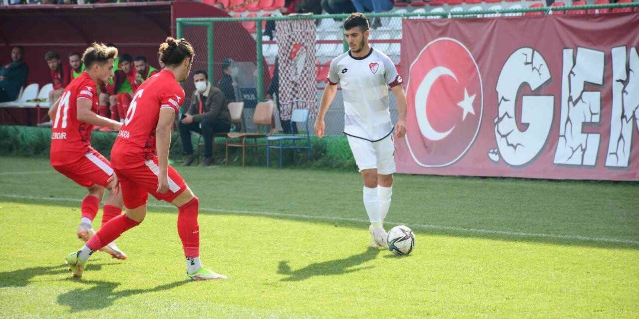 Elazığspor’da Selim Enes sezonu kapattı