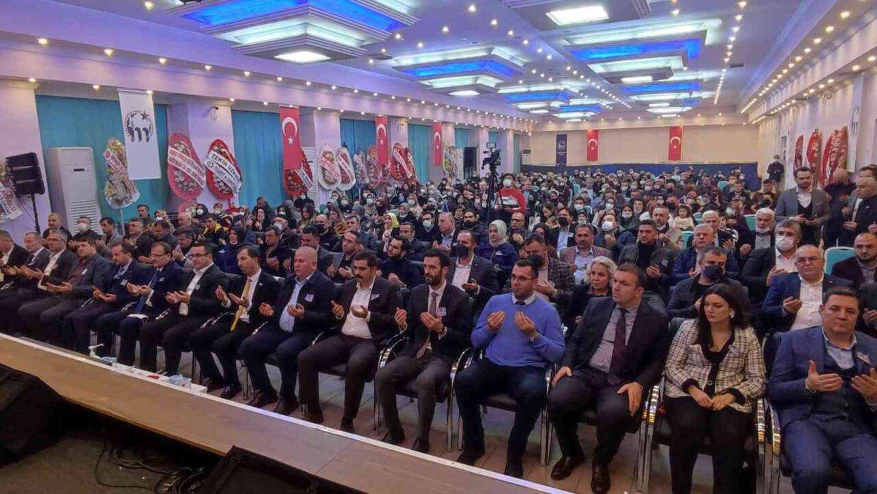 Ak Parti Mustafakemalpaşa Gençlik kolları başkanı Semih Türkcan’ın babası kalp krizi geçirerek hayatını kaybetti