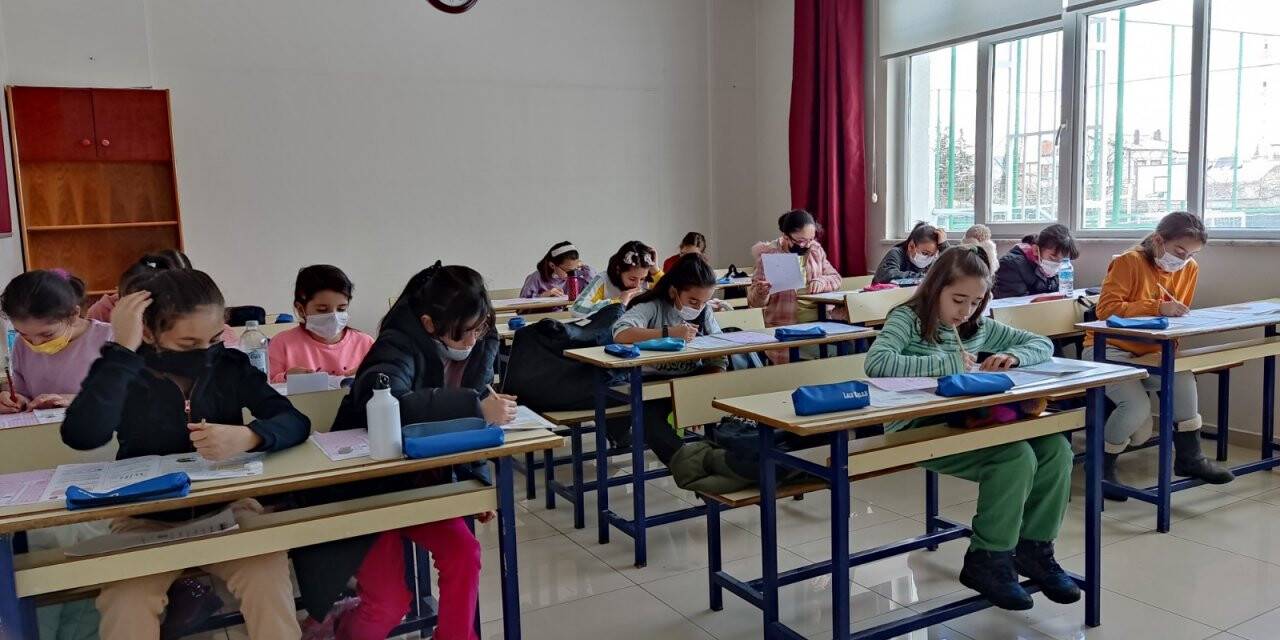 Özel Lale Koleji Bursluluk Sınavı’na yoğun ilgi