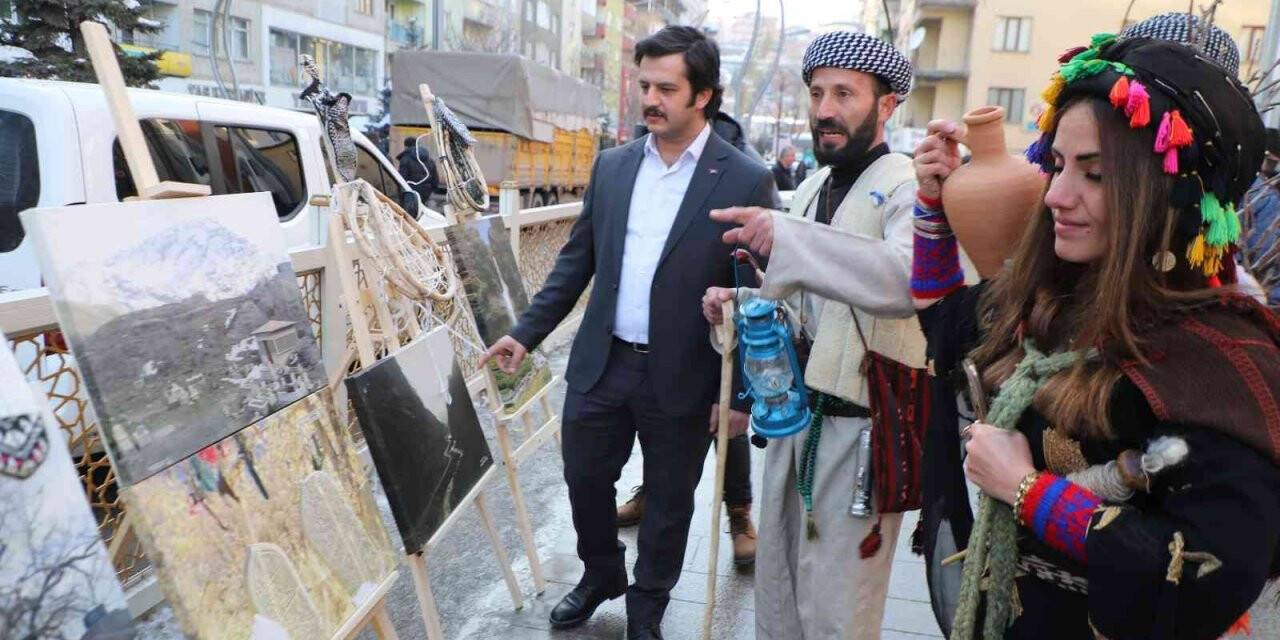 Kurduğu stantta Hakkari’nin kültürünü tanıttı