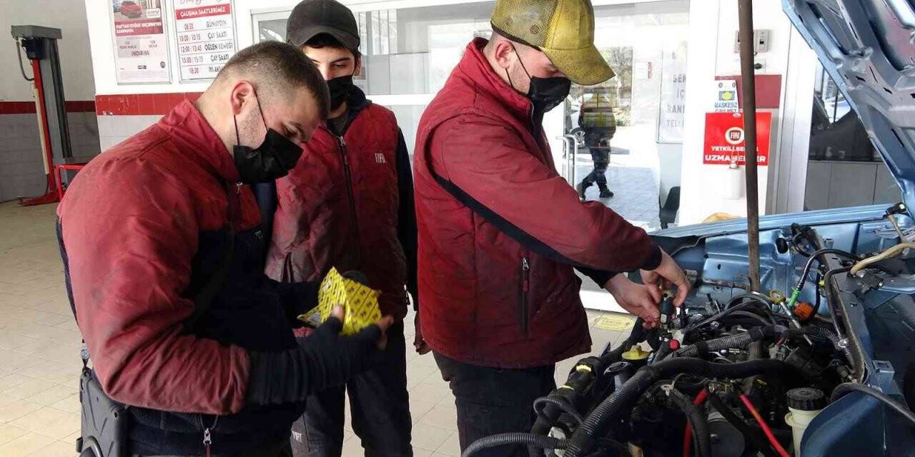 Mesleki Eğitim Programı ile hem iş öğreniyor hem de diploma alıyorlar