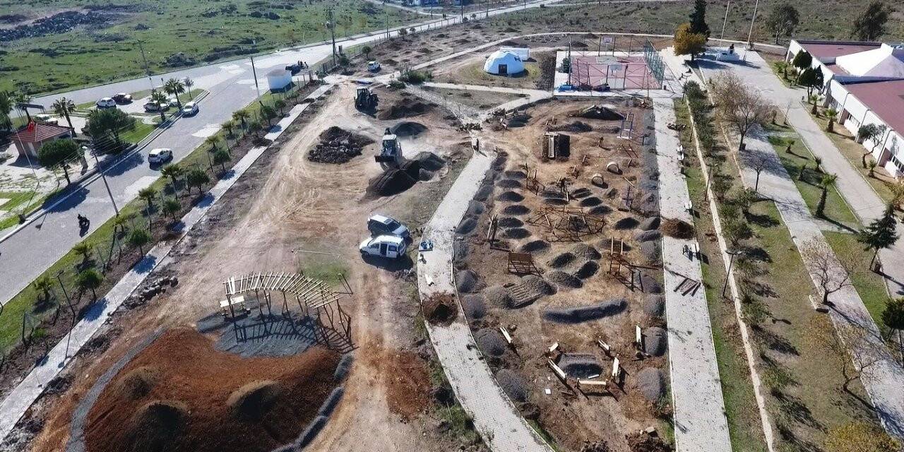 Okul bahçesinde hem meyve üretecekler hem de eğitim görecekler