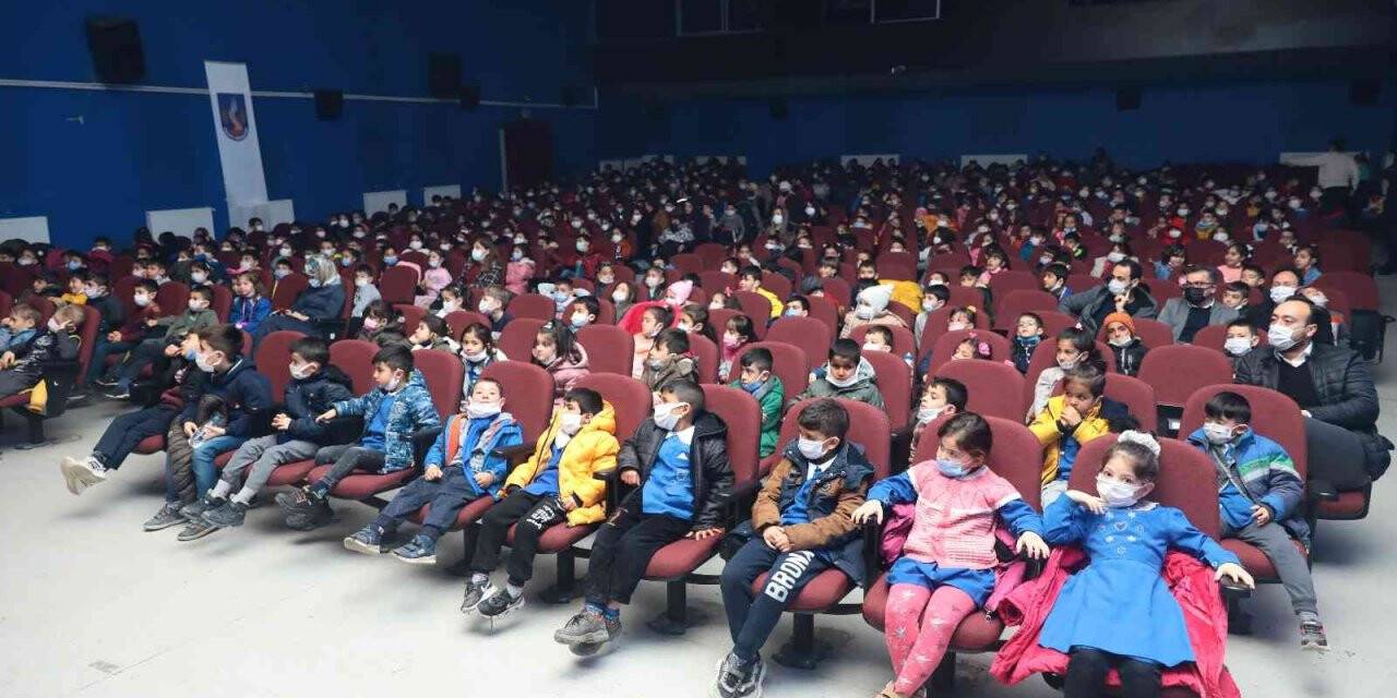 By Mıstık Show çocuklar için perdelerini açmaya devam ediyor